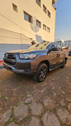 TOYOTA HILUX 2.8 D-4D TURBO DIESEL CD SR 4X4 AUTOMÁTICO